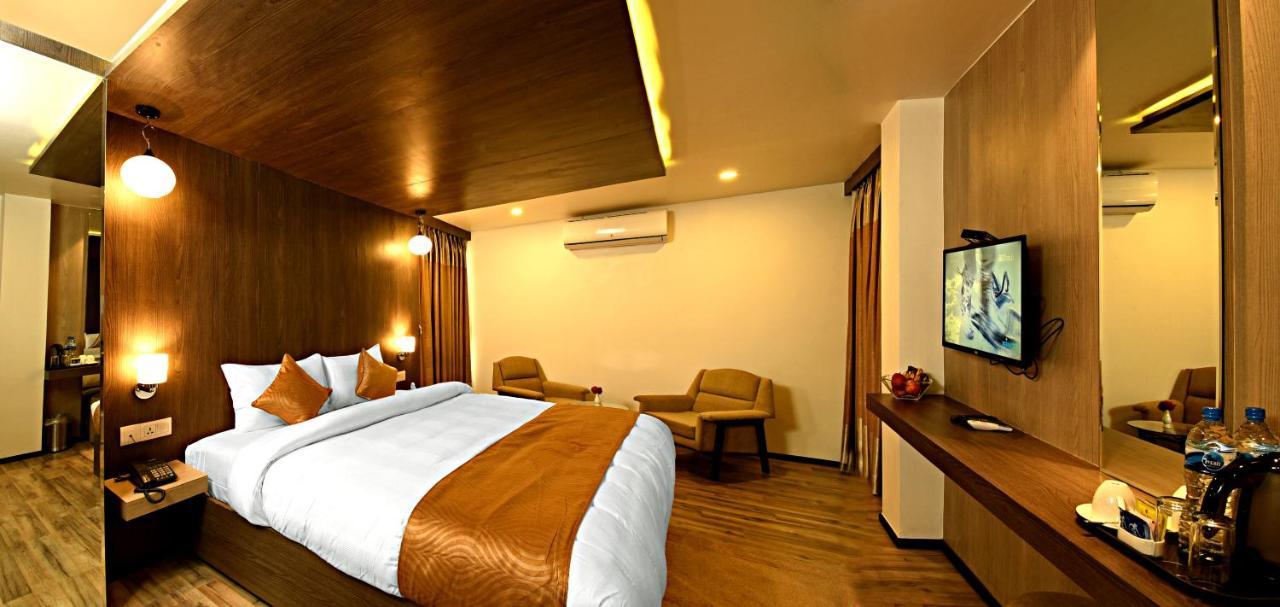 קטמנדו The Milestone Hotel מראה חיצוני תמונה